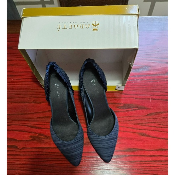 Abaté for Payless Navy Blue Heels – Size 7 Used but Still Trying to Serve Looks - Picture 1 of 5